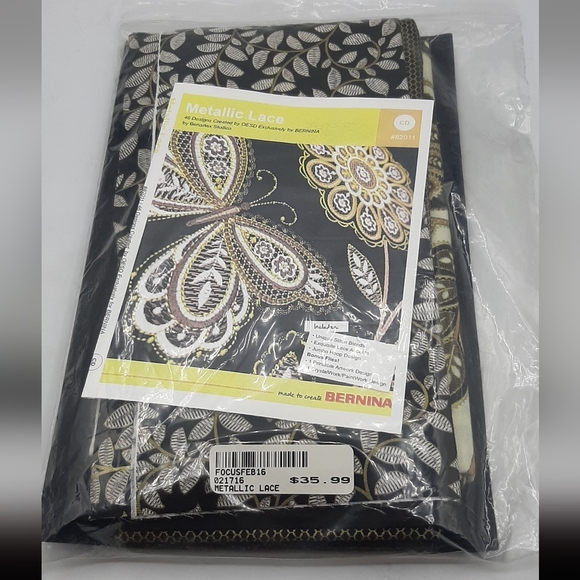 BERNINA Exclusive Collection #82011 Metallic Lace Kit Disc & Material Package - Picture 1 of 6